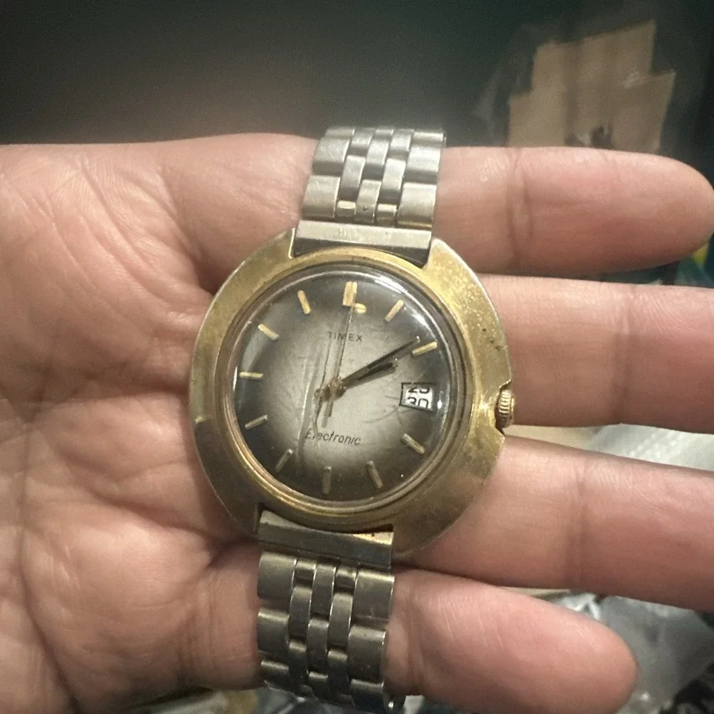 Works VTG Timex Electric Mens Watch 42mm Gray Dial Gold Tone Quartz Fit 7.5